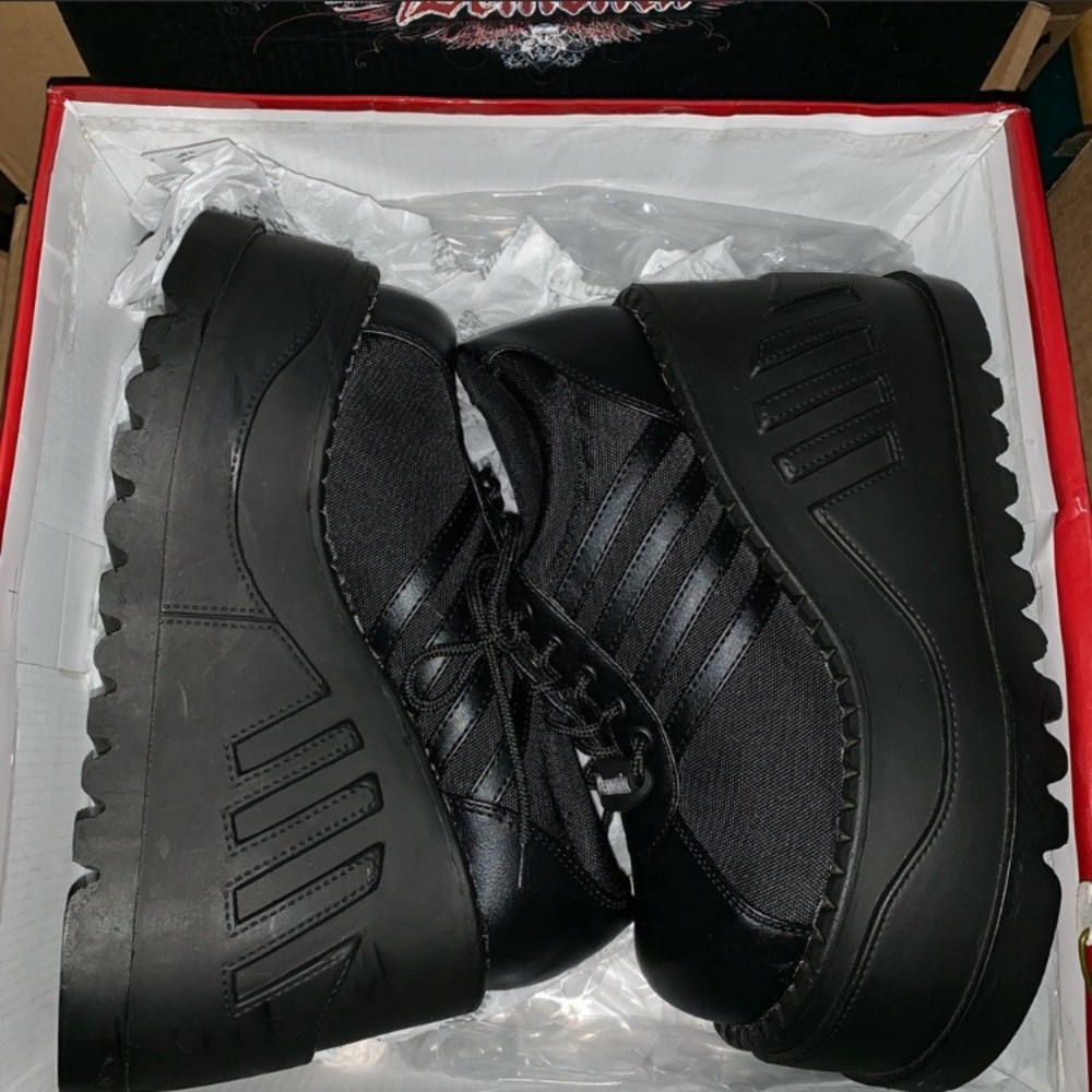 Demonia Stomp Platforms Brand New In Box - Picture 7 of 8